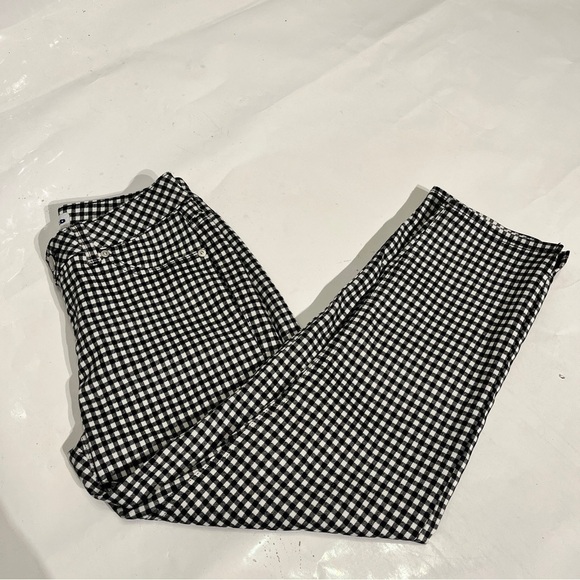 Peter nygard Straight legged white and black checkered button up pants - Picture 4 of 12